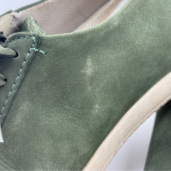 Dansko Green Casual Leather Lace-Up Sneakers. Size 40 (9-9.5) - Picture 9 of 10